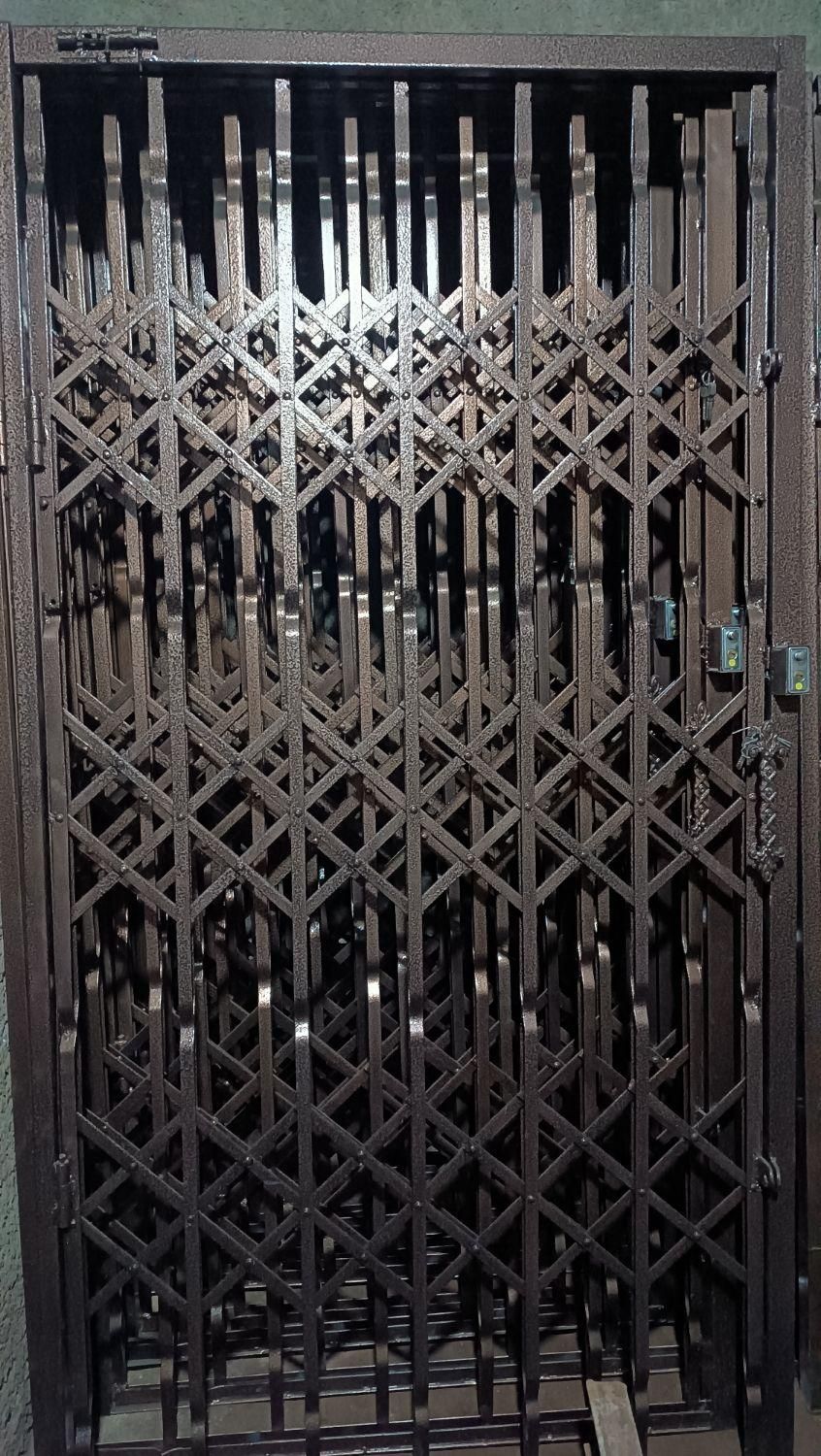 فروش و نصب درب آکاردئونی|مصالح و تجهیزات ساختمان|قرچک, شهرک طلائیه|دیوار