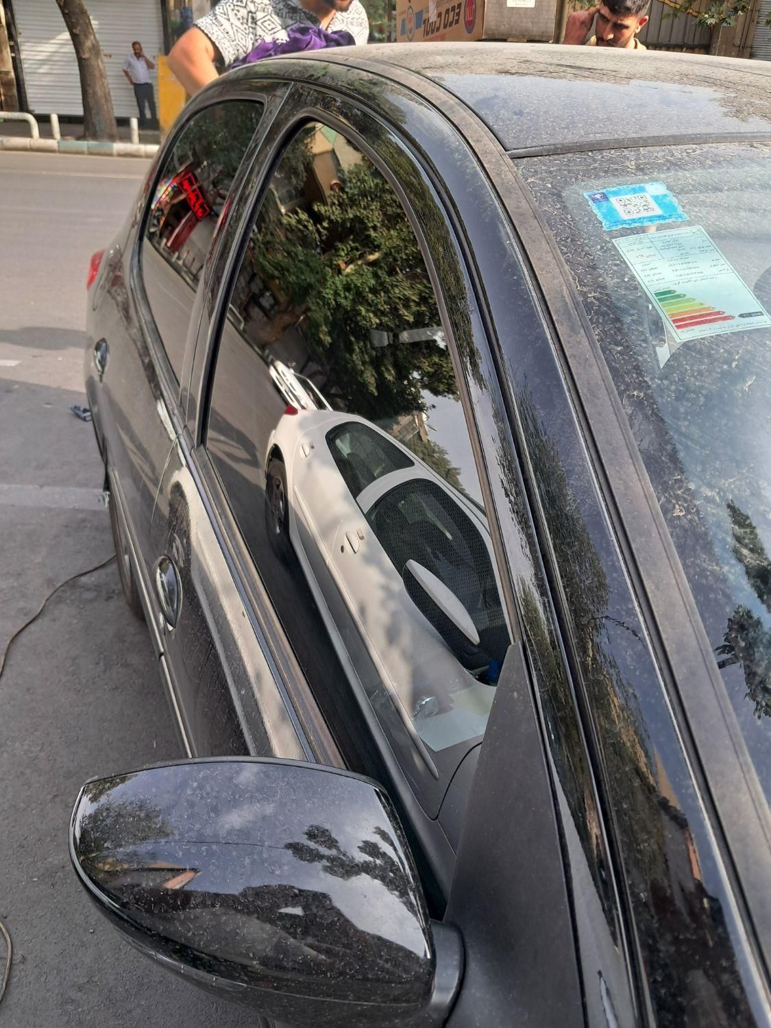 نصب شیشه دودی و UVشیشه جلو|خدمات موتور و ماشین|تهران, بهارستان|دیوار