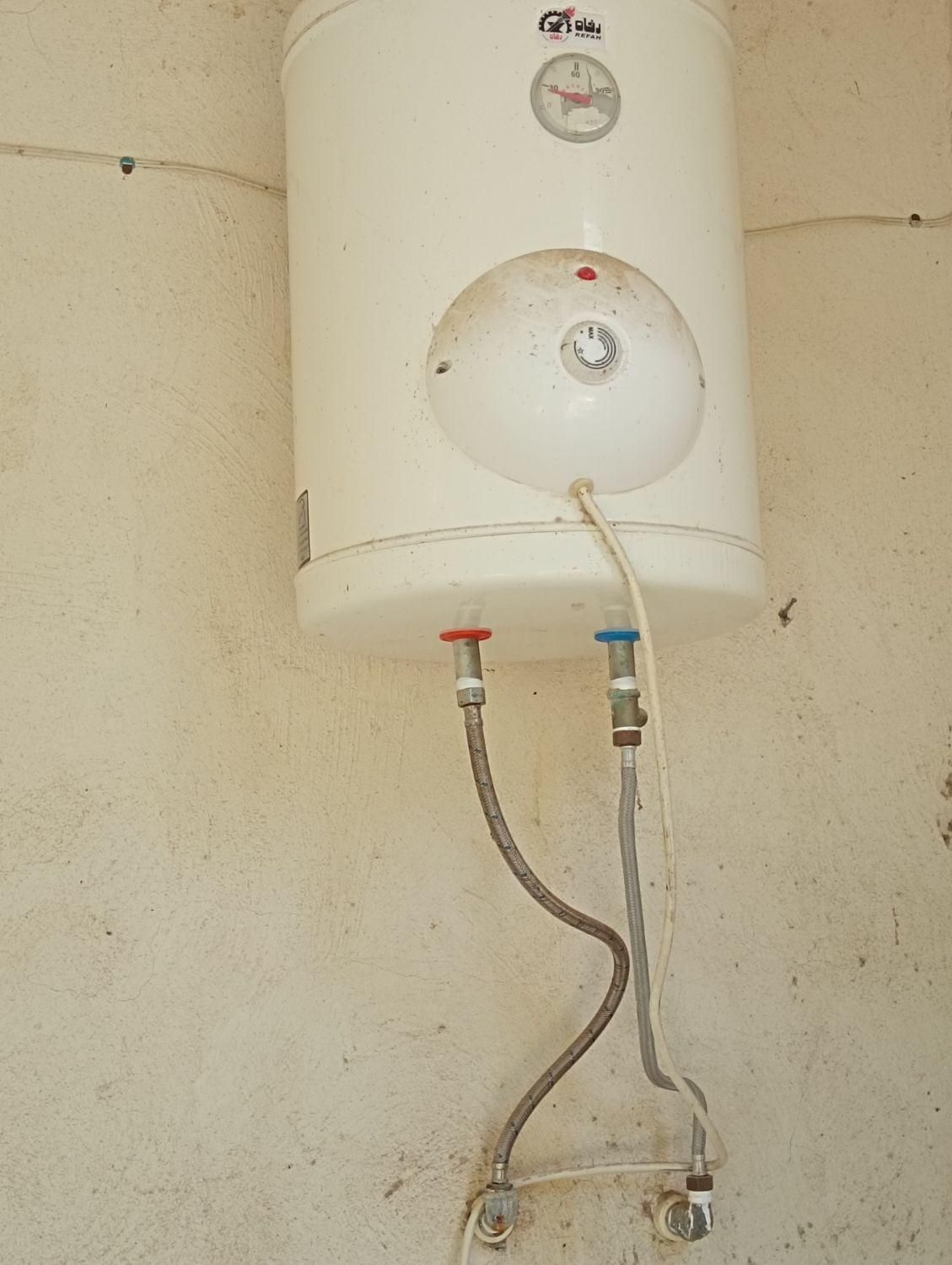 لوله کشی ونصب سرویس بهداشی وآب تسویه|خدمات پیشه و مهارت|میناب, |دیوار