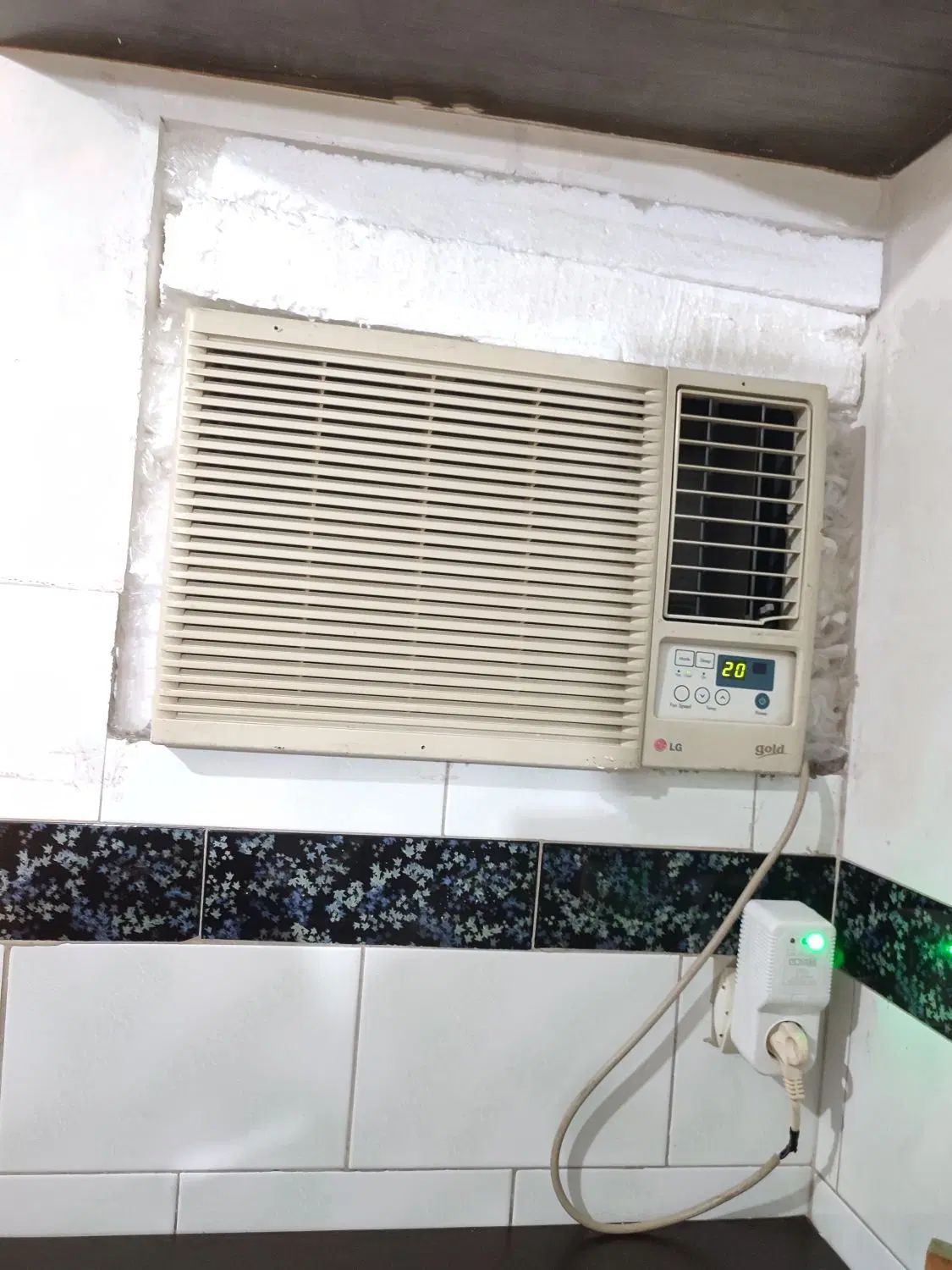 کولر پنجره ای ال جی 12000|کولر گازی و فن‌کوئل|رشت, سلیمانداراب|دیوار