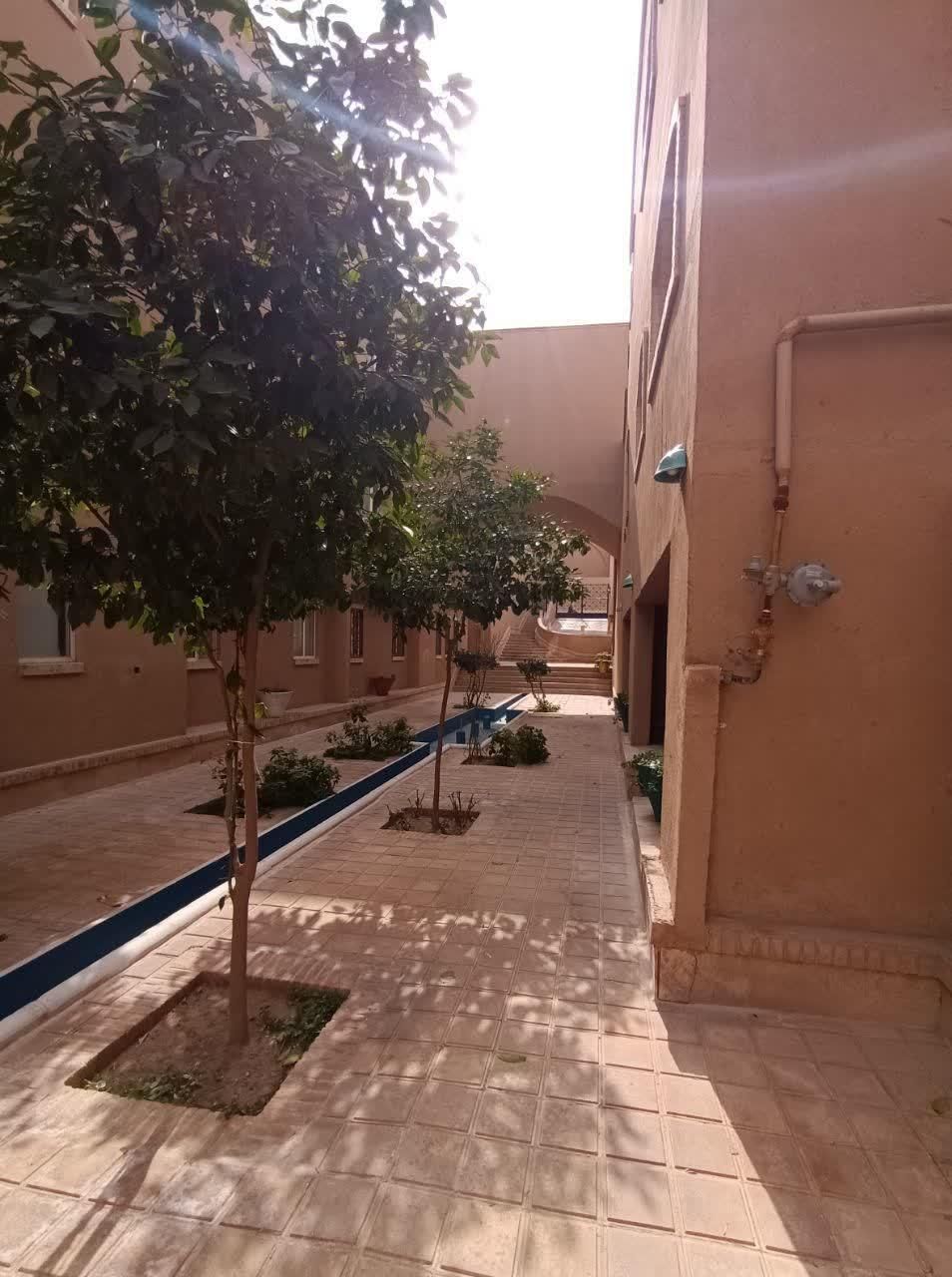 آپارتمان نقلی با نمای سنتی و زیبا|فروش آپارتمان|یزد, |دیوار