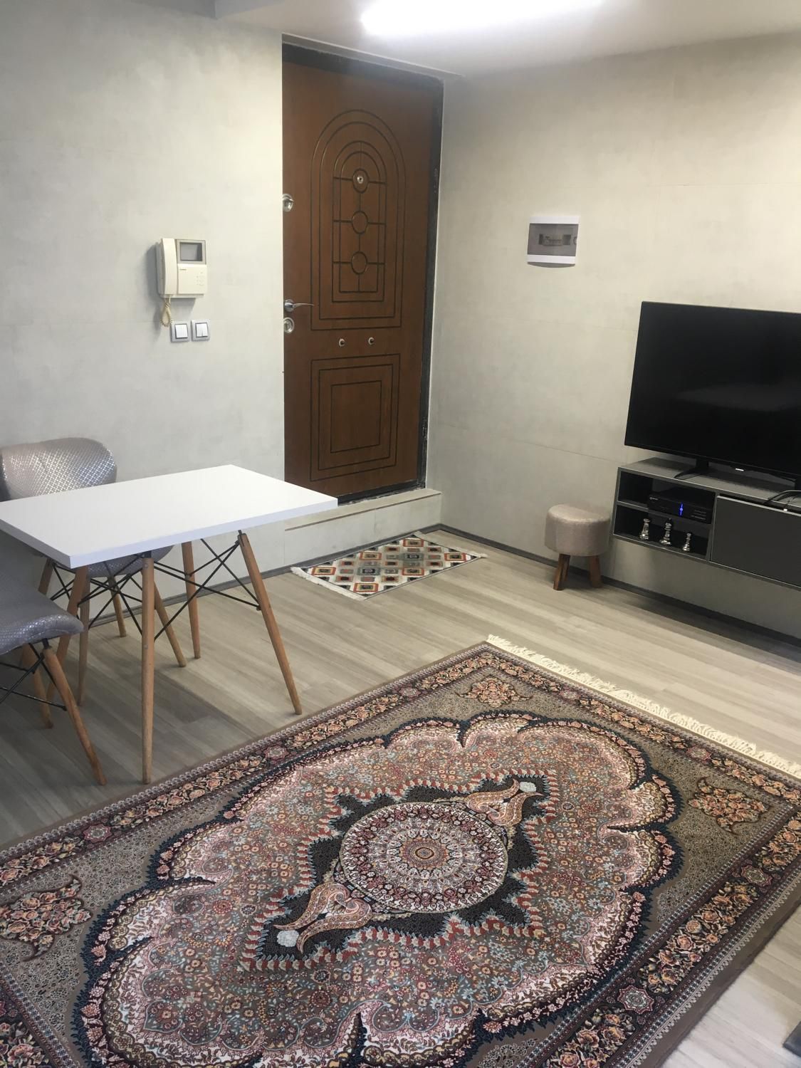 سوییت ۳۲ متری ساحلی غربی|فروش آپارتمان|شیراز, ارم|دیوار