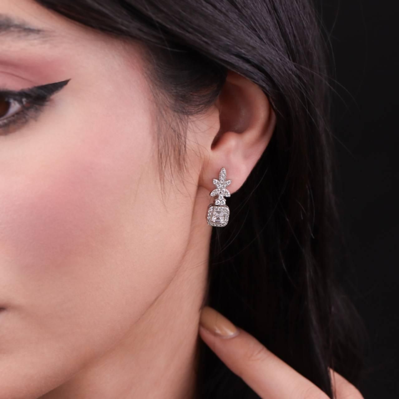 گوشواره تراش نقره آب طلا سفید جواهراتی پیچی2107%|بدلیجات|تبریز, |دیوار