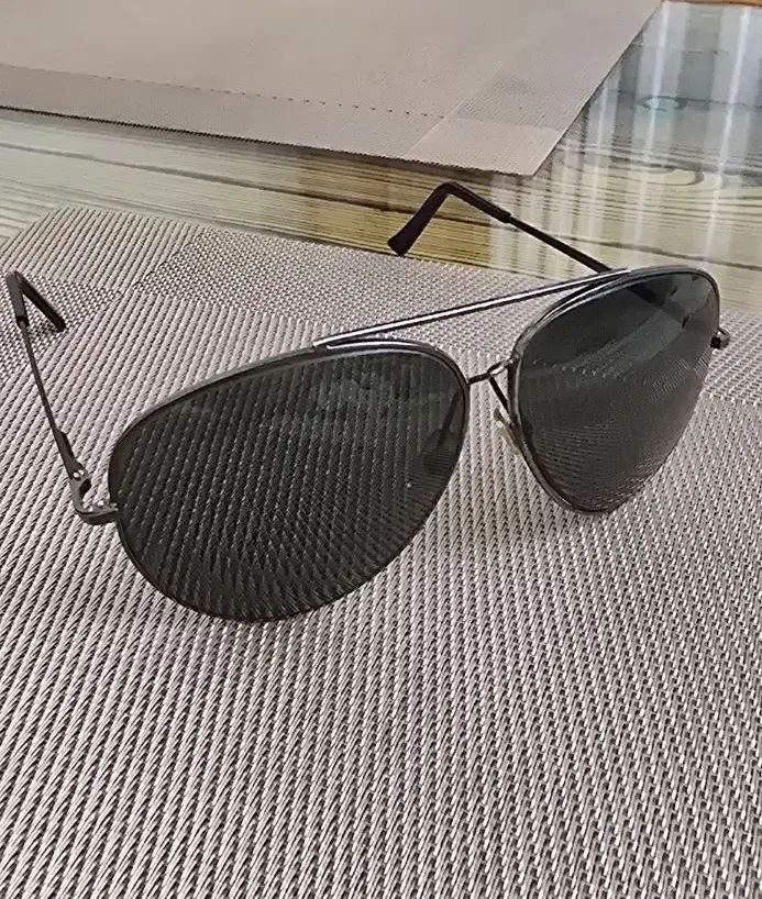 عینک ری بن ray ban  اصل اصل شیشه سنگ آمریکایی|زیورآلات و اکسسوری|اصفهان, شهرک شهید منتظری|دیوار