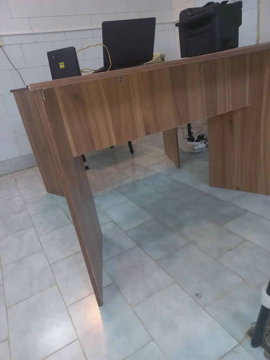 میز کانتر ذوزنقه|دفتر کار|اصفهان, رکن الدوله غربی|دیوار