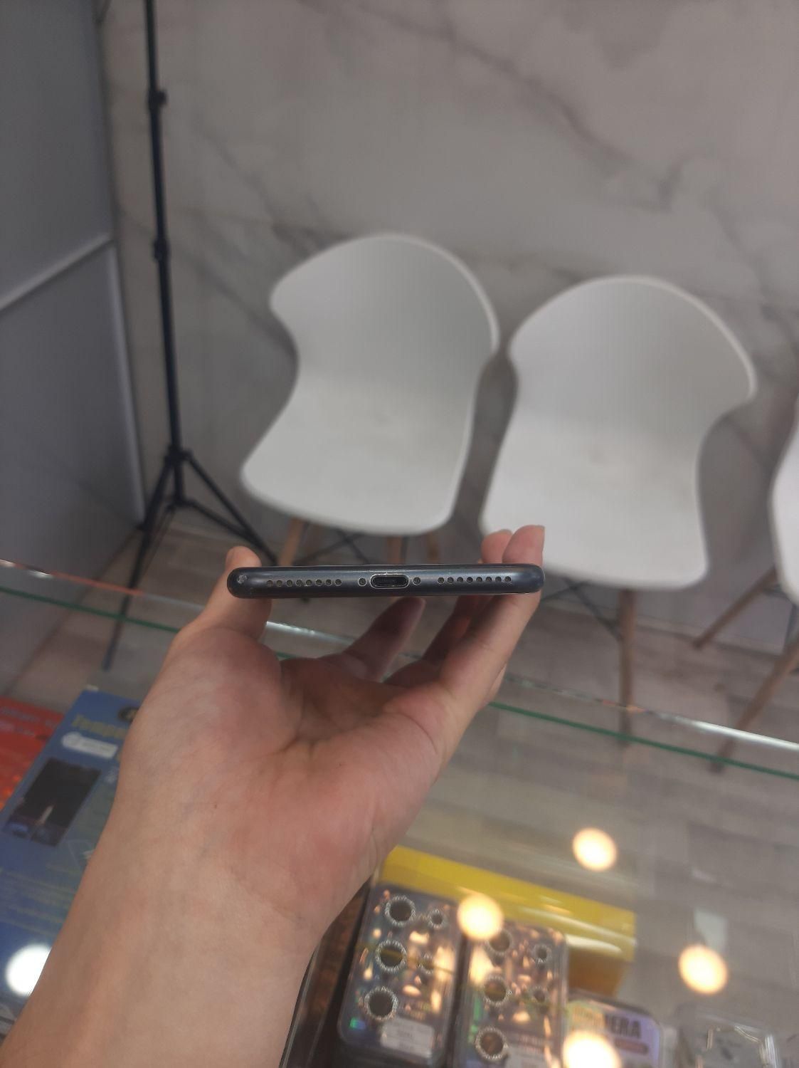 اپل iPhone 8 Plus با حافظهٔ ۶۴ گیگابایت|موبایل|رشت, لاکانی|دیوار