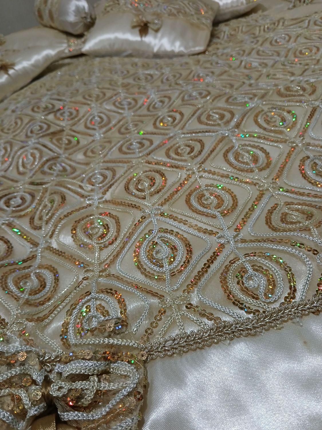 روتختی ساتن عروس پولک دوزی شده نو|سرویس روتختی|اصفهان, شهرک امام خمینی|دیوار