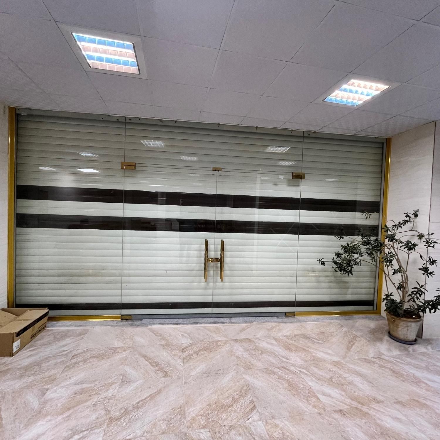 کرکره برقی شیشه سکوریت|خدمات پیشه و مهارت|مرند, |دیوار