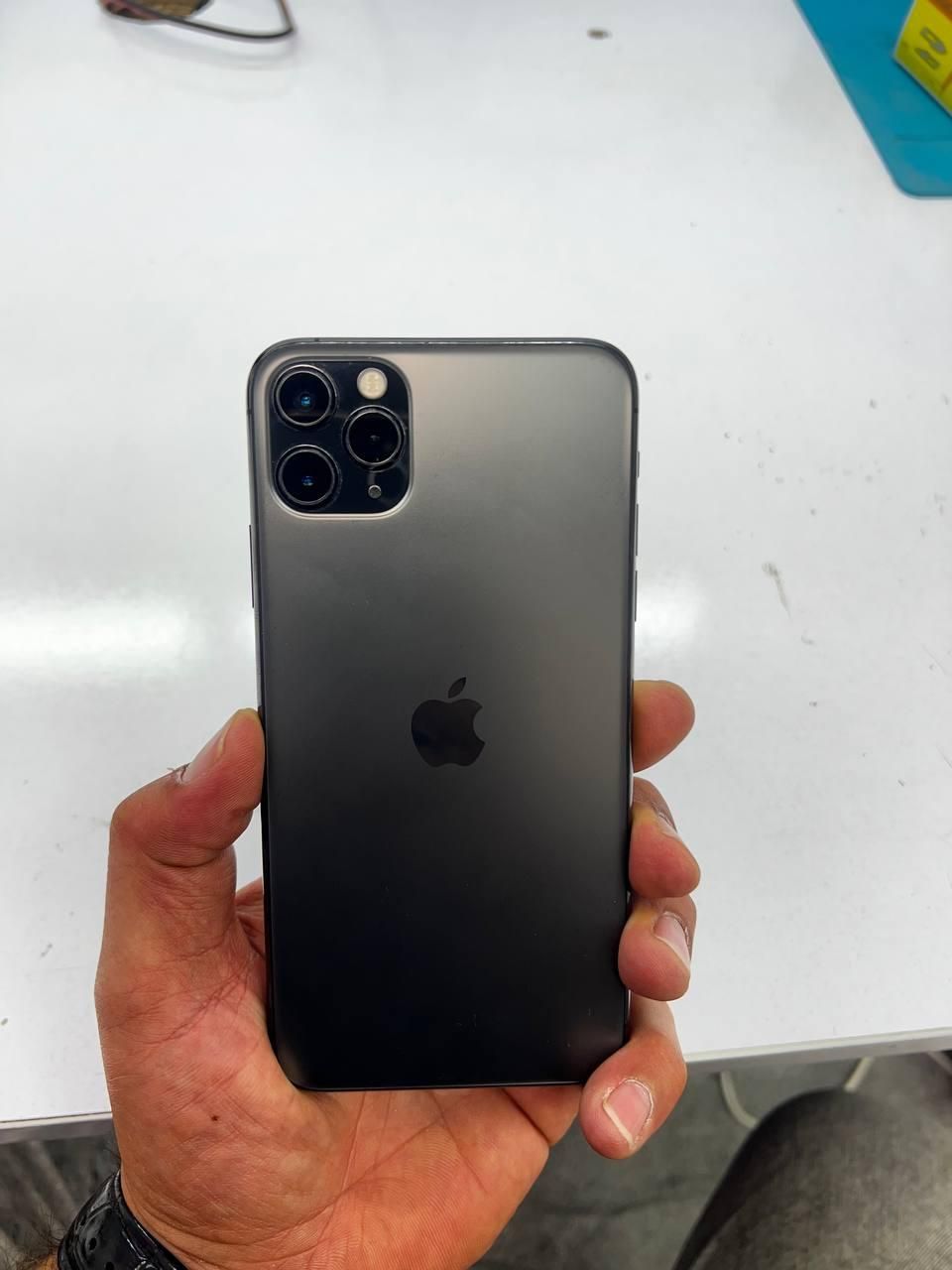 اپل iPhone 11 Pro Max با حافظهٔ ۲۵۶ گیگابایت|موبایل|قم, باسکول|دیوار
