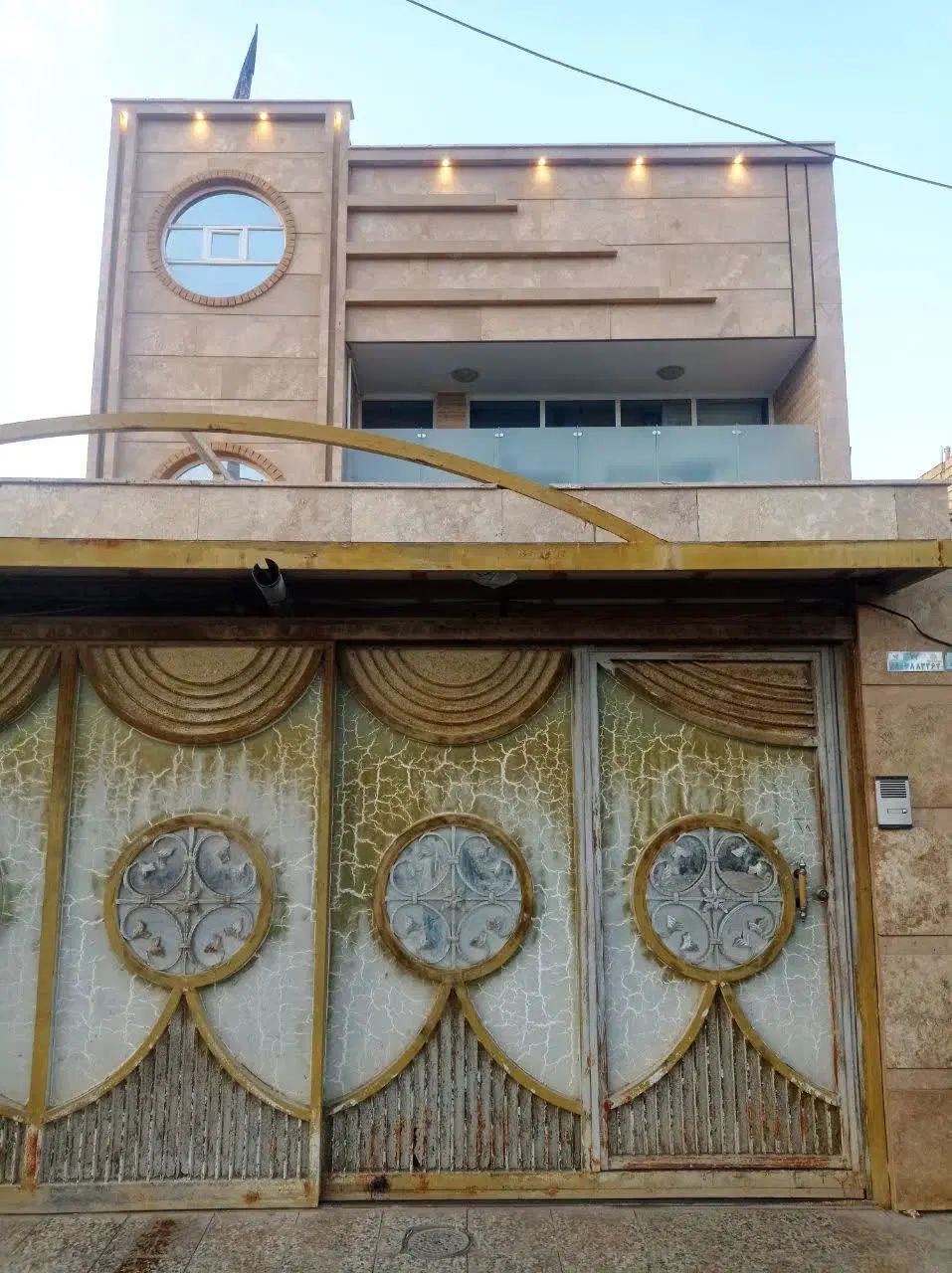 اجاره ورهن منزل طبقه اول امیرآباد خیابان مفتح|اجارهٔ خانه و ویلا|نجف‌آباد, پادگان|دیوار