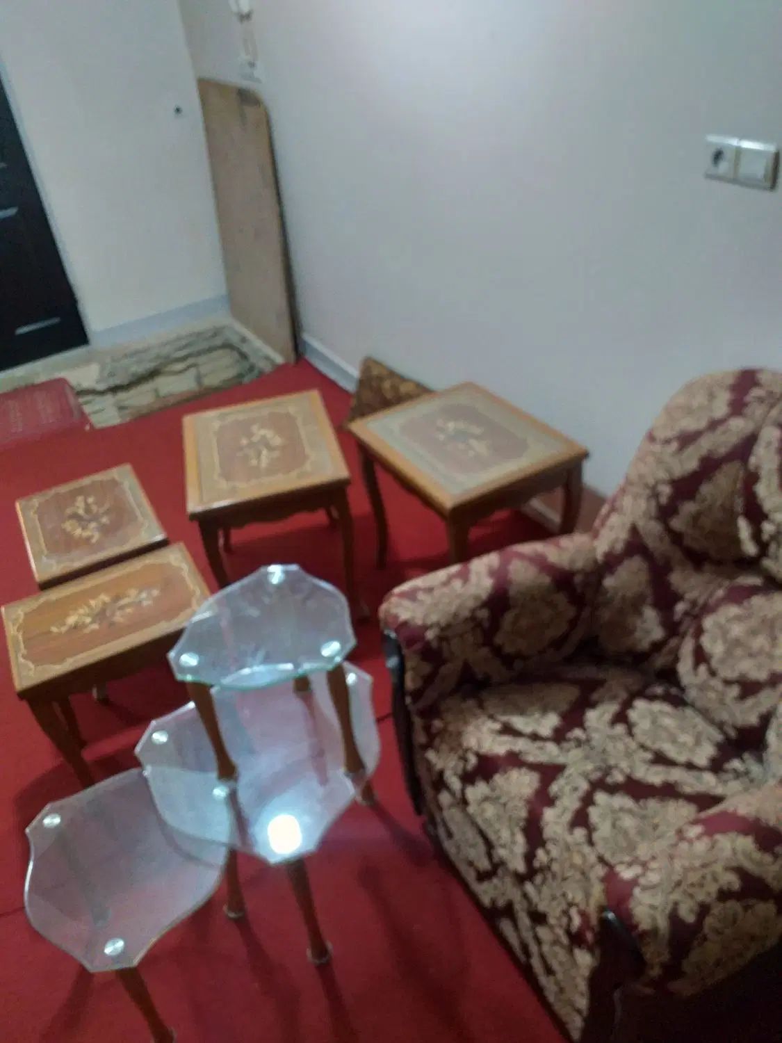 مبل راحتی ۹نفره به همراه جلو مبلی ودودست|مبلمان خانگی و میز عسلی|کرج, محمد آباد|دیوار