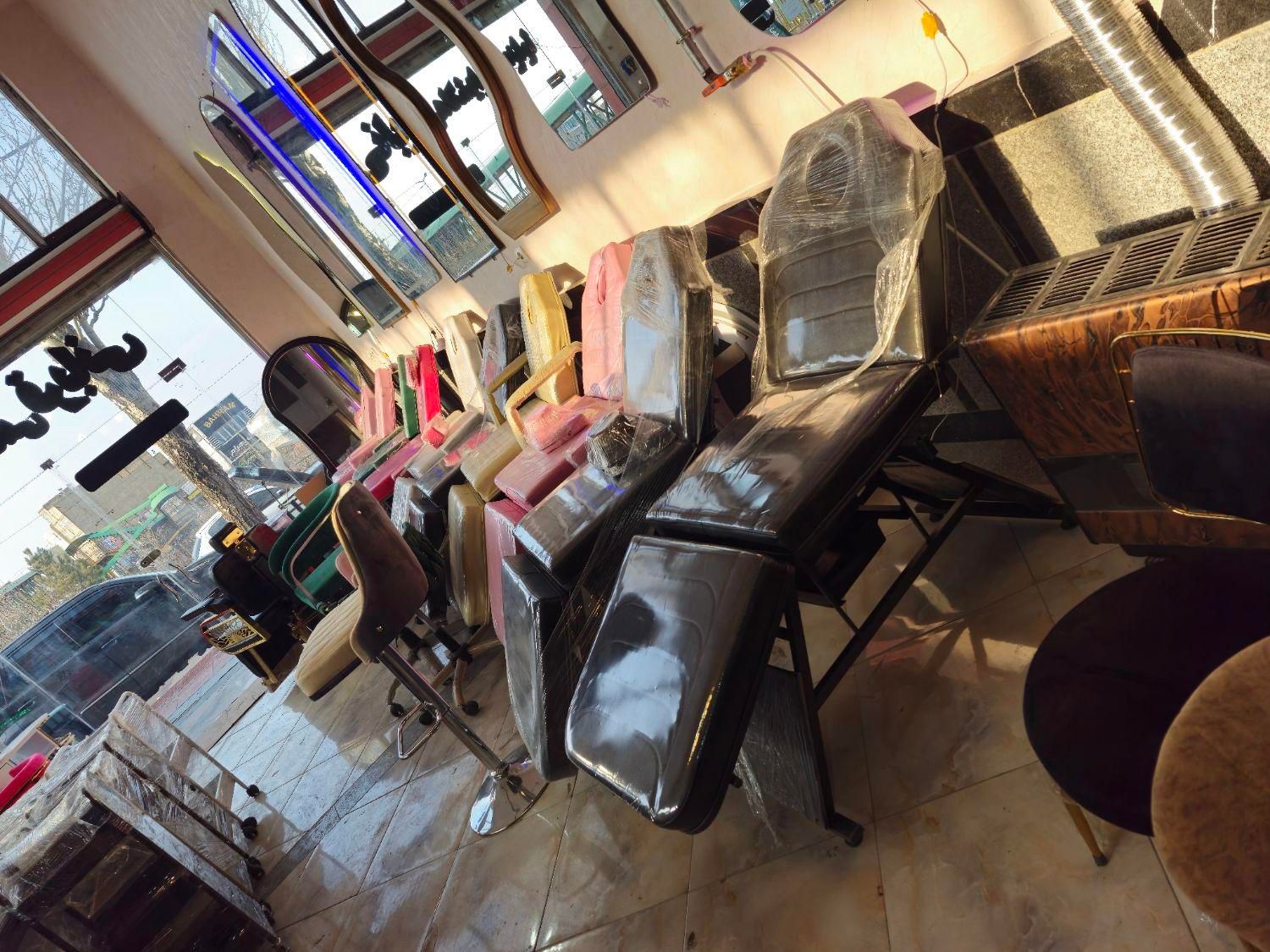 تخت فشیال مژه و ماساژ|آرایشگاه و سالن‌های زیبایی|تبریز, |دیوار