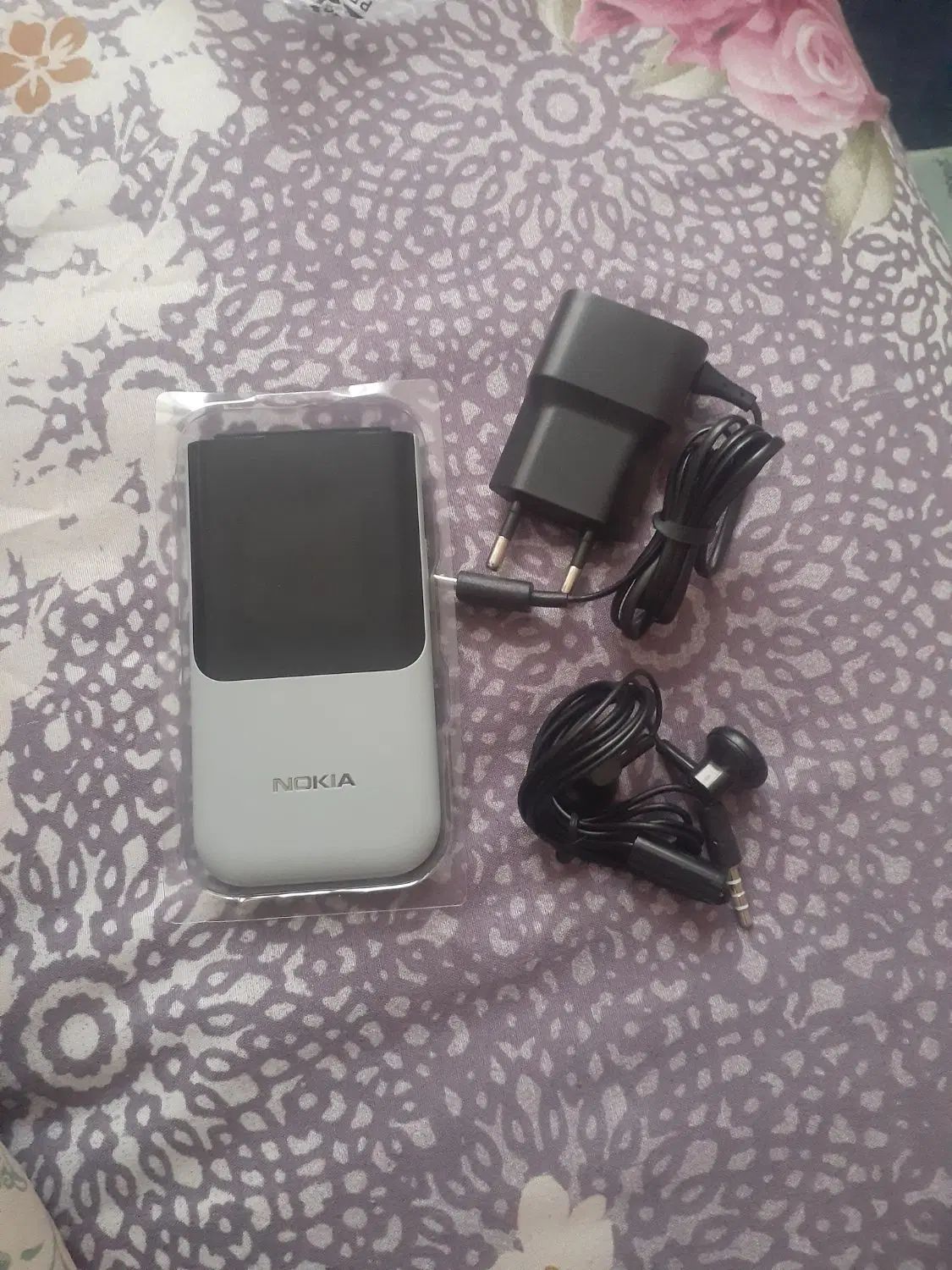 گوشی تاشو نوکیا ۲۷۲۰ فلیپ 4G|موبایل|تهران, مجیدیه|دیوار