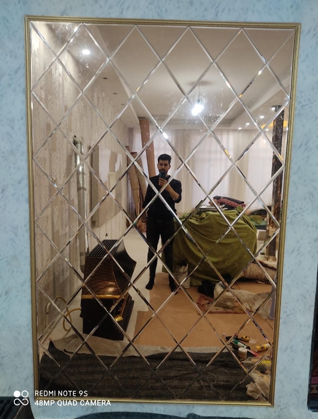 نصب و فروش آیینه ،کاغذ، ماربل شیت ،کف پوش و.|خدمات پیشه و مهارت|اردبیل, |دیوار