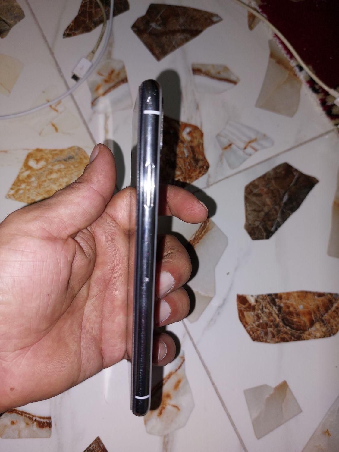 اپل iPhone X با حافظهٔ ۲۵۶ گیگابایت|موبایل|همدان, |دیوار
