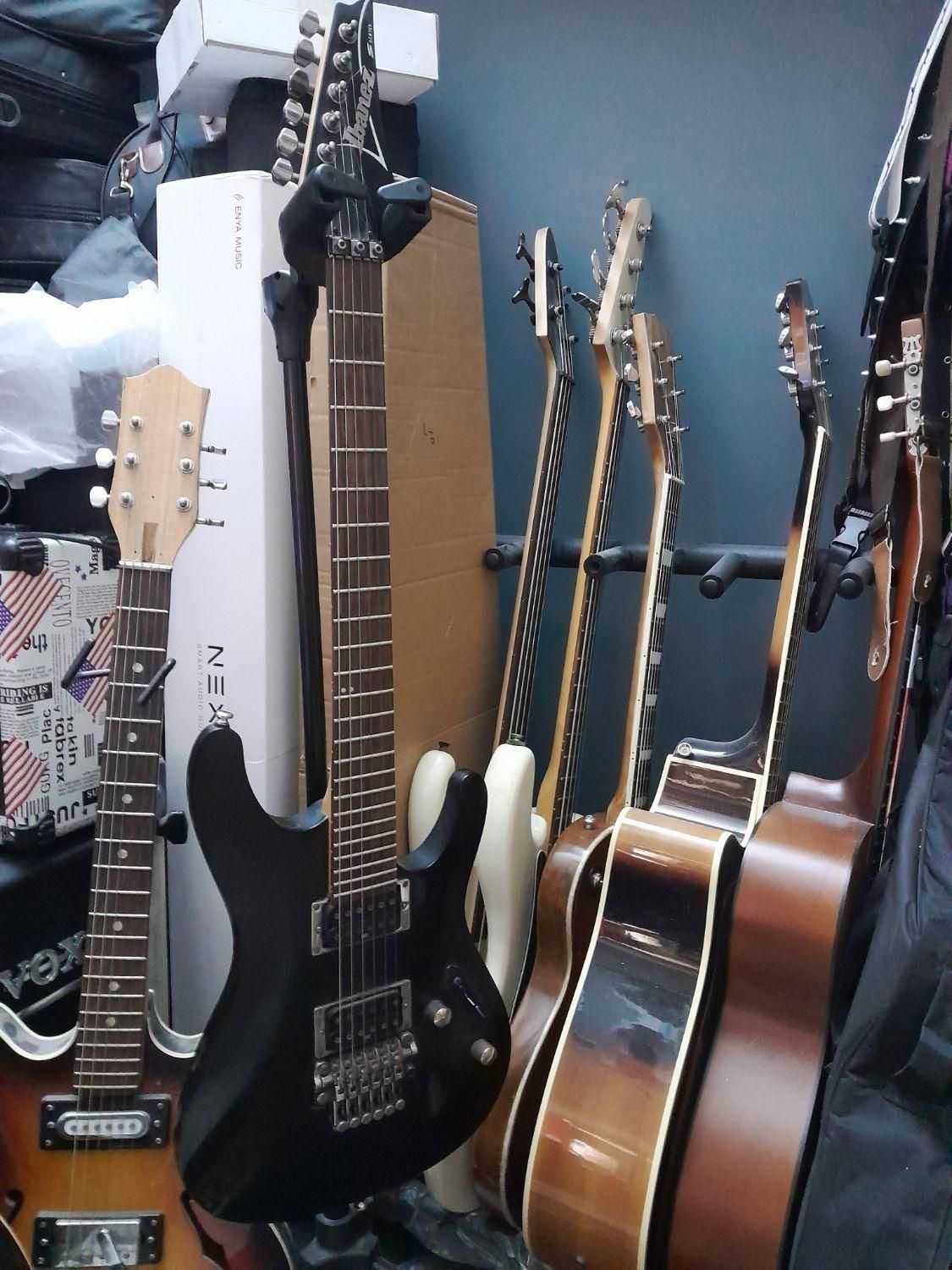گیتار الکتریک ایبانز Ibanez s420|گیتار، بیس، امپلیفایر|تهران, امامت|دیوار