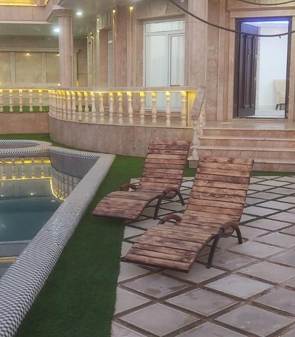 تخت کنار استخری چوبی باغ باغی استخر چوب روس روسی|تخت و سرویس خواب|دزفول, |دیوار