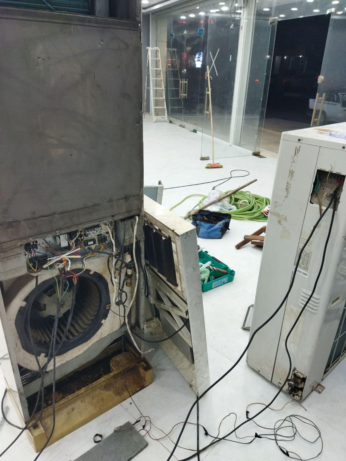 تاسیسات لوله کشی ، برق کشی و تعمیرات و نصب اسپیلت|خدمات پیشه و مهارت|قشم, |دیوار