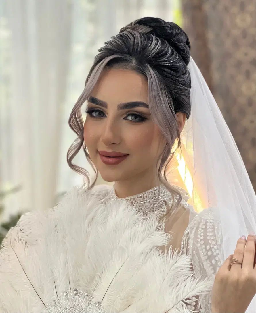 میکاپ و شنیون فقط۸۰۰تومن عروس|خدمات آرایشگری و زیبایی|مشهد, طلاب|دیوار