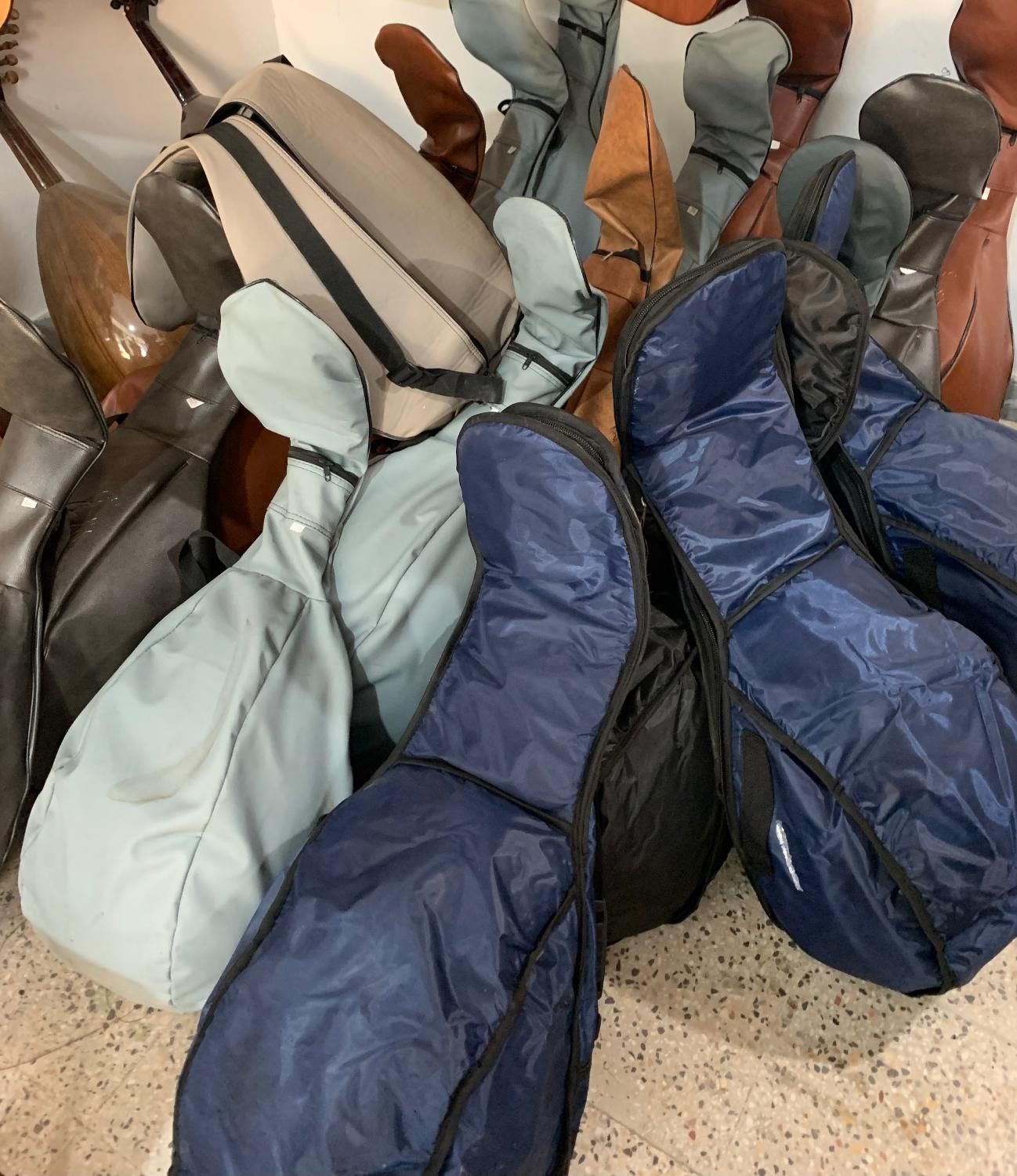 گالری عود|سازهای سنتی|بندرعباس, |دیوار