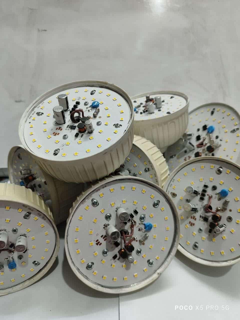 تعمیرات تخصصی لامپ و پروژکتور و تابلو چلنیوم|خدمات پیشه و مهارت|یزد, |دیوار