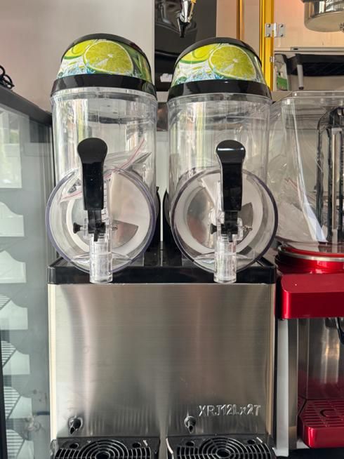 دستگاه یخ در بهشت|کافیشاپ و رستوران|شیراز, قصرالدشت|دیوار