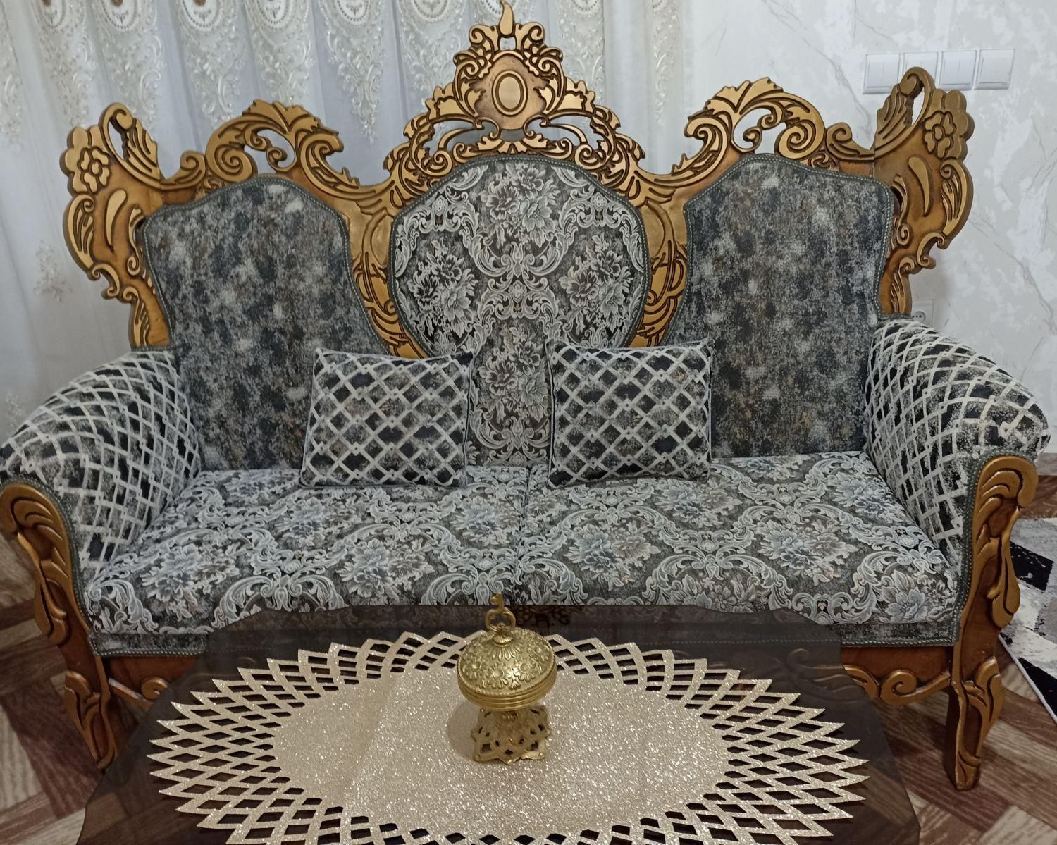 مبل سلطنتی ۹ نفره در حد نو|مبلمان خانگی و میز عسلی|گرمی, |دیوار