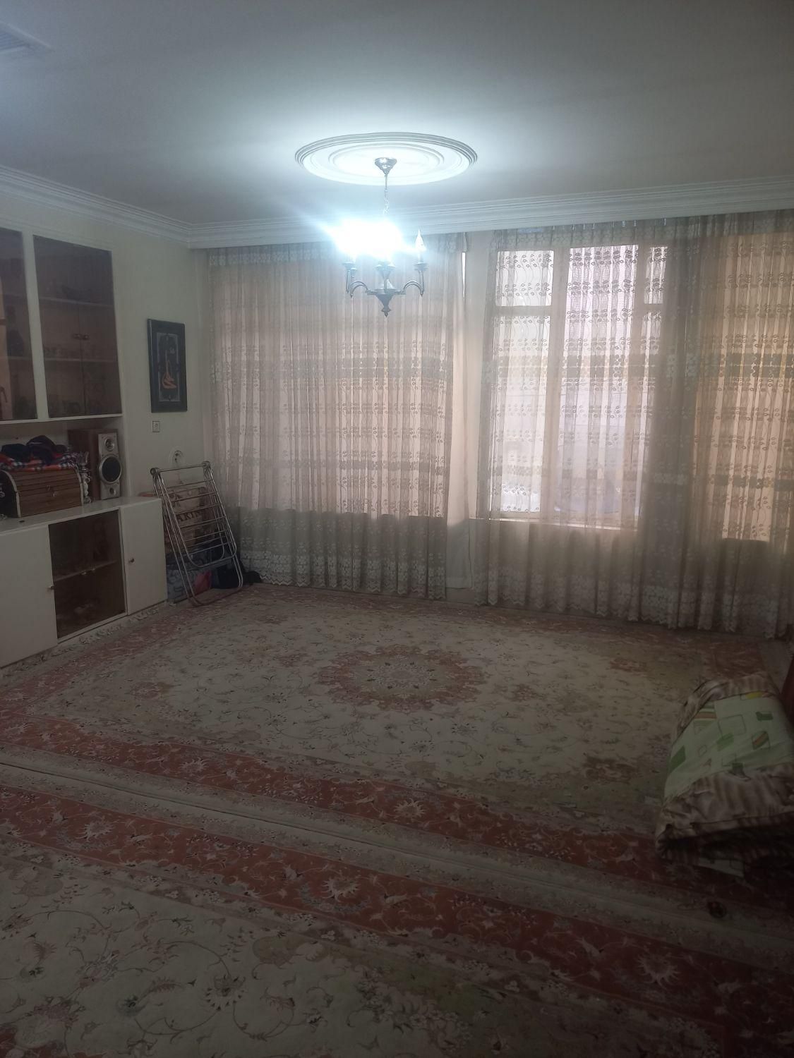 آپارتمان  کلنگی قابل سکونت و ساخت ۳ طبقه|فروش زمین و ملک کلنگی|تهران, لویزان|دیوار