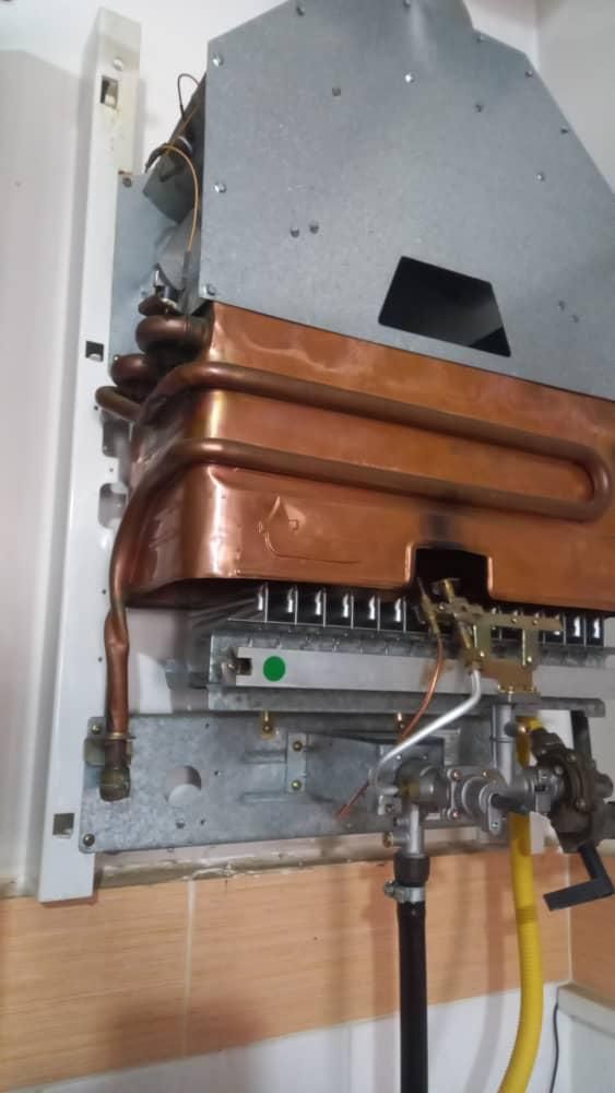 تعمیرات تخصصی انواع پکیج آبگرمکن، پمپ آب، تصفیه آب|خدمات پیشه و مهارت|میاندوآب, |دیوار