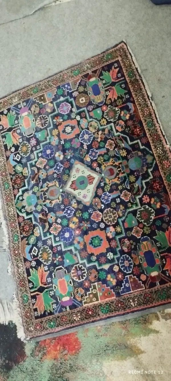فرش دستباف قدیمی|فرش|اصفهان, کارلادان|دیوار