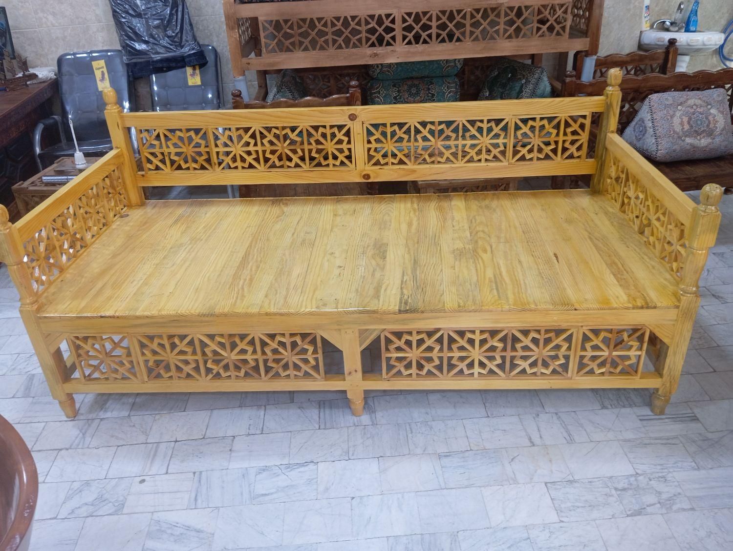 تخت سنتی *مدل خان نشین *کد00|مبلمان خانگی و میز عسلی|قم, قلعه صدری|دیوار