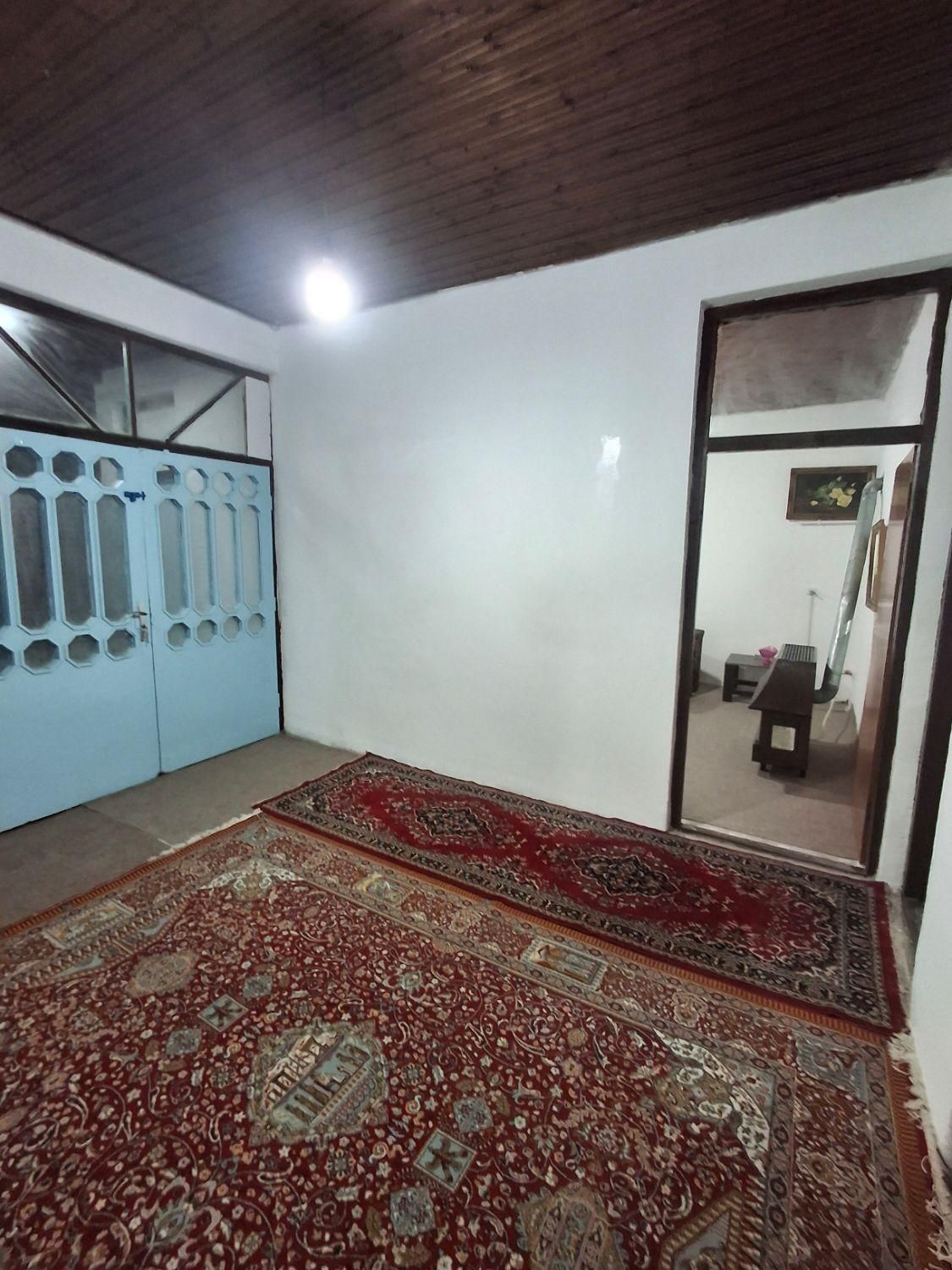 اجاره کوتاه مدت ویلا 100 متری با محوطه 2000 متری|اجارهٔ کوتاه‌مدت ویلا و باغ|لاهیجان, طالقانی|دیوار