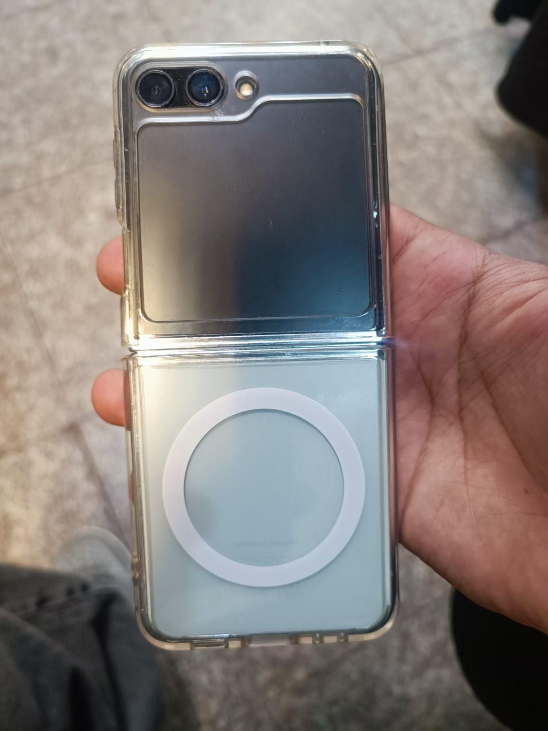 Samsung z flip 5|موبایل|اصفهان, باغ دریاچه|دیوار