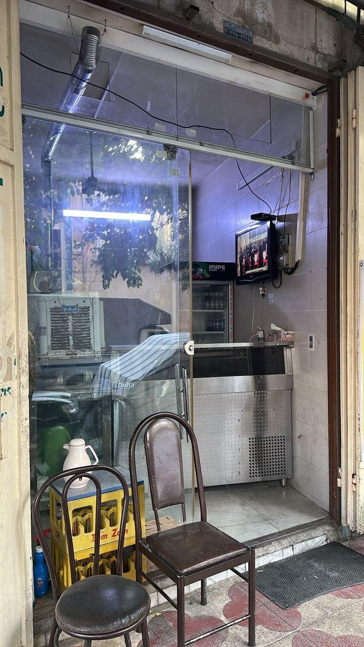 فروش مغازه ۱۴ متری در دروازه اصفهان بر تیموری|فروش مغازه و غرفه|شیراز, دروازه اصفهان|دیوار