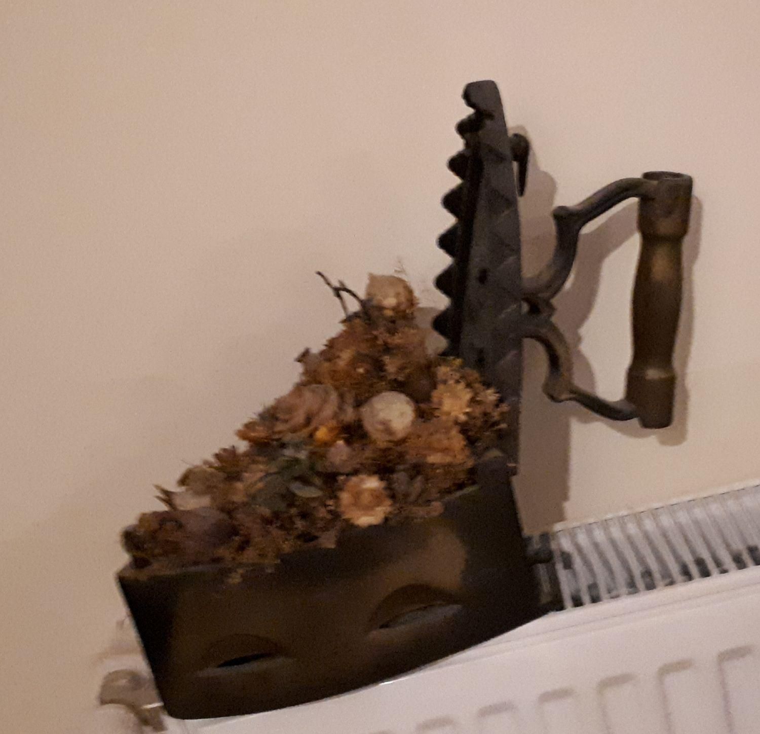 اتوی ذغالی عتیقه قدیمی|کلکسیون اشیاء عتیقه|تهران, شهر زیبا|دیوار