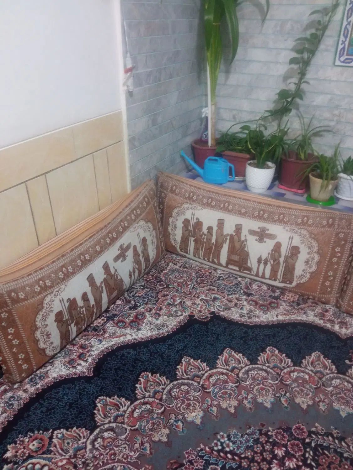 پشتی قالیچه ای، تمیز مرتب|مبلمان خانگی و میز عسلی|شیراز, لشکری‎|دیوار
