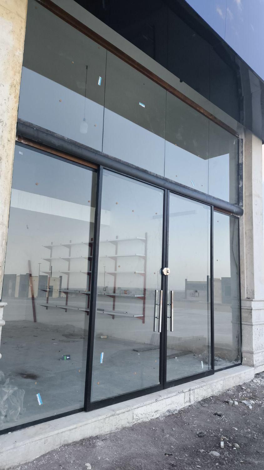 نصب شیشه سکوریت. لمینت.کرکره برقی پنجره upvc|خدمات پیشه و مهارت|چهاردانگه (تهران), |دیوار