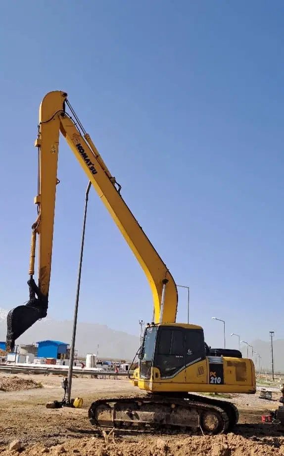 اجاره بیل مکانیکی زنجیری ومینی بیل پیکور دکل بلند|خدمات حمل و نقل|تهران, چیتگر شمالی|دیوار
