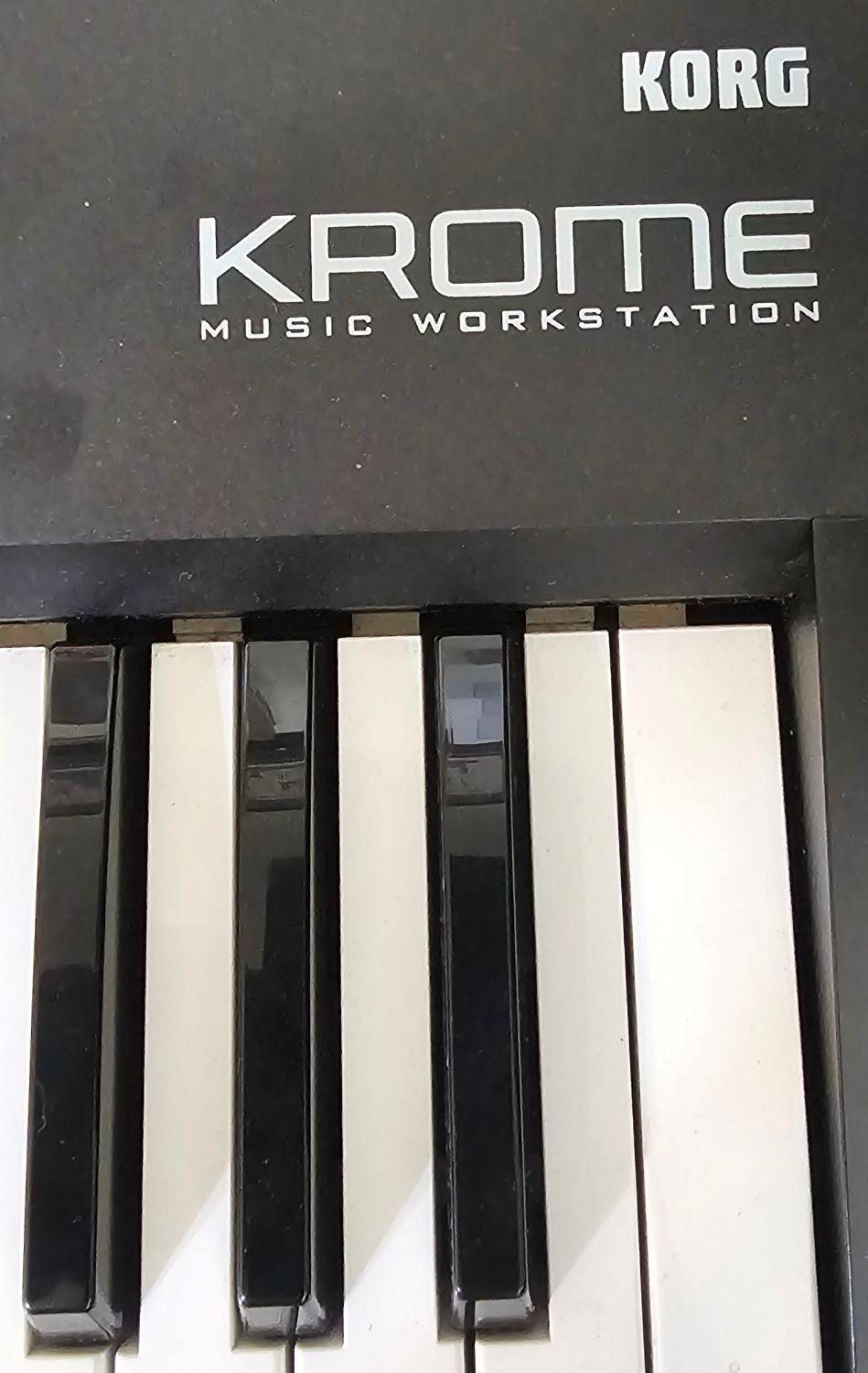 فرش کیبورد   korg krome 73|پیانو، کیبورد، آکاردئون|تهران, صادقیه|دیوار