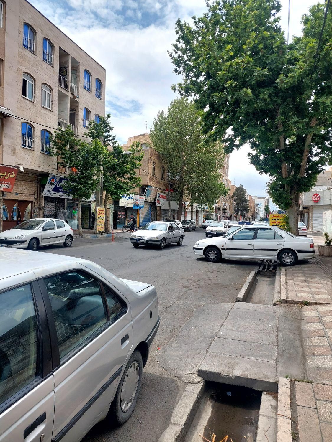 ۲۸متر و ۱۰ سانت بدونه پله/برخیابان پرجمعیت|فروش مغازه و غرفه|اندیشه, اندیشه فاز ۱|دیوار