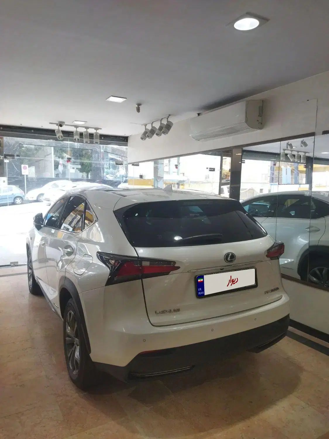 لکسوس nx300 ۲۰۱۷ ۷کلید فول عمان سفید بدون رنگ|خودرو سواری و وانت|تهران, سعادت‌آباد|دیوار