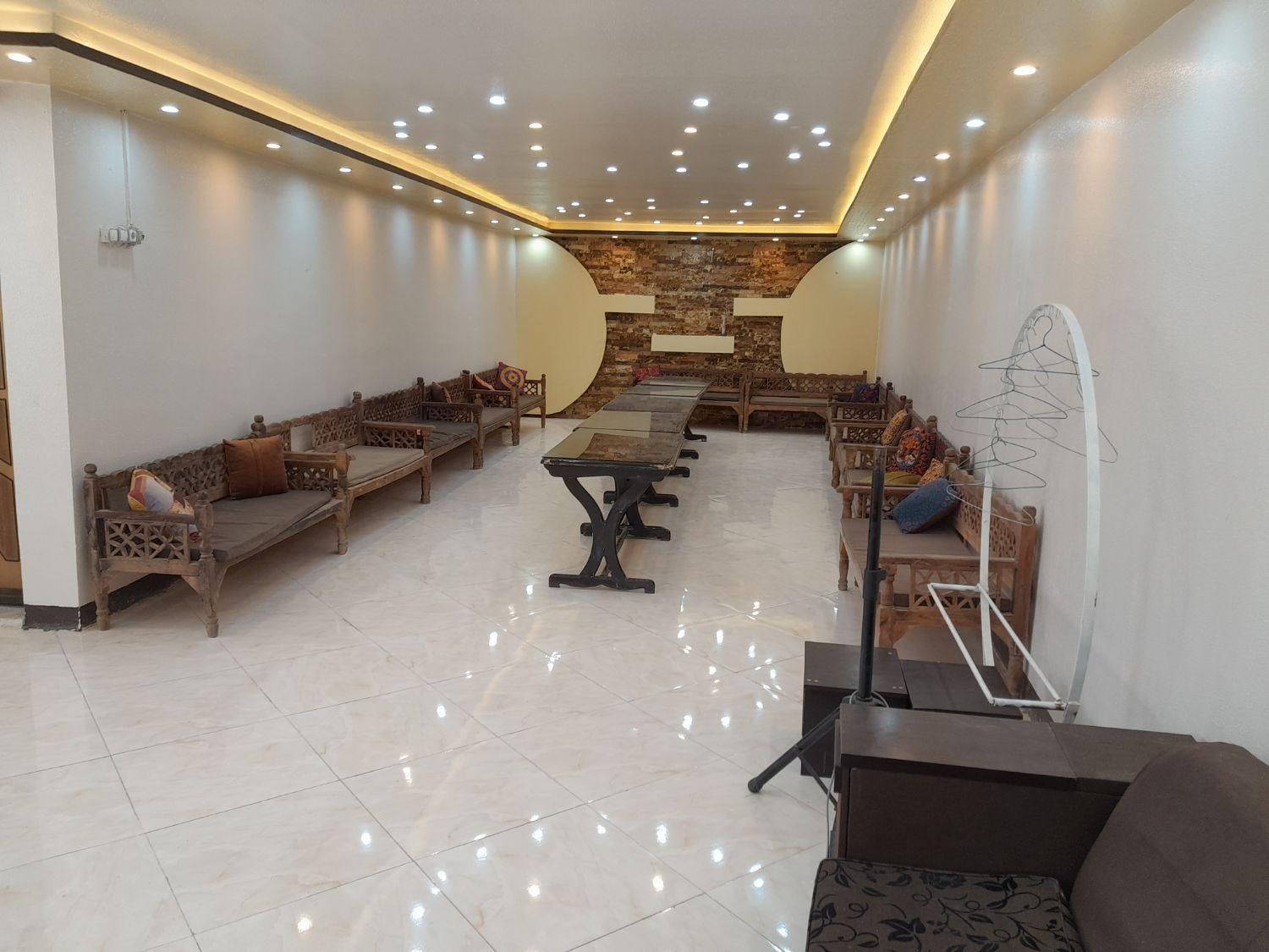 اجاره باغ ویلا بزرگ|اجارهٔ کوتاه‌مدت ویلا و باغ|اصفهان, ملک‌شهر|دیوار