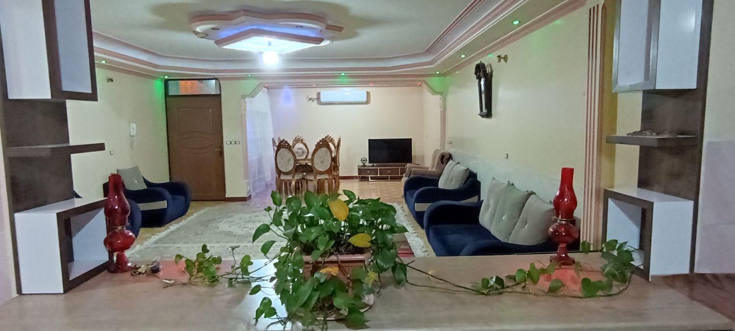 اجاره ویلا 2خواب تمیز بزرگ با پارکینگ|اجارهٔ کوتاه‌مدت ویلا و باغ|رشت, فرزانه|دیوار