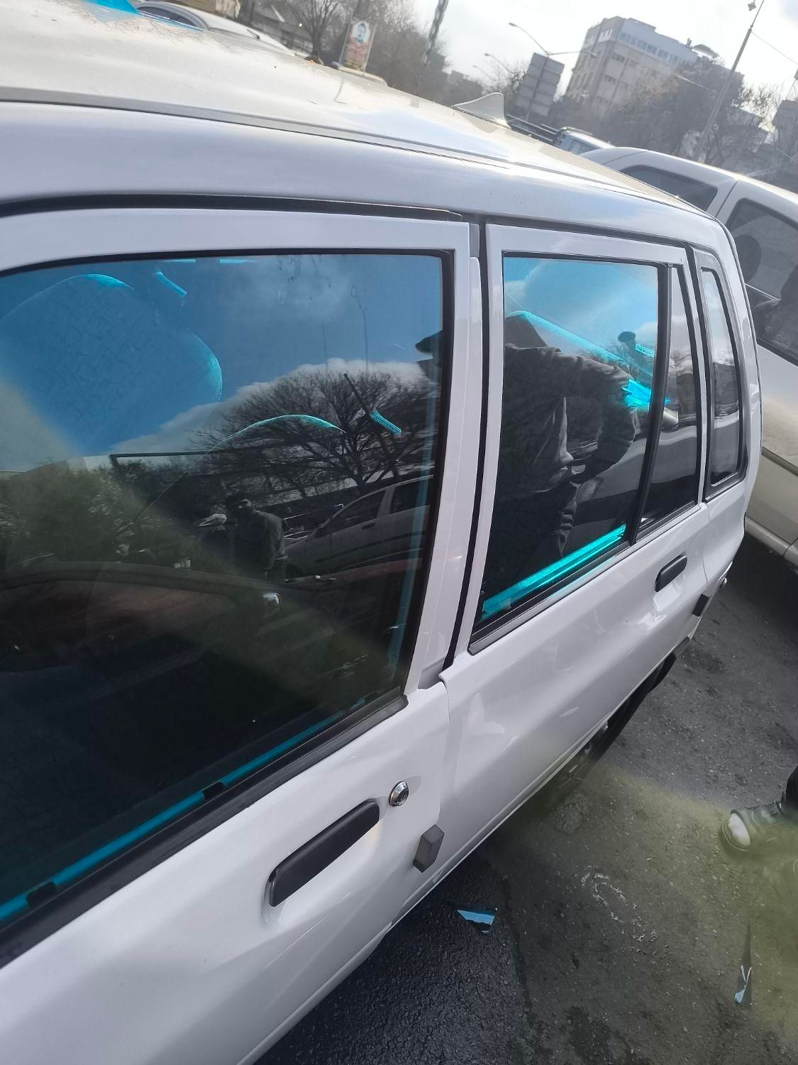 نصب حرفهای سیستم صوتی و شیشه دودی اقساطی|قطعات یدکی و لوازم جانبی|تبریز, |دیوار