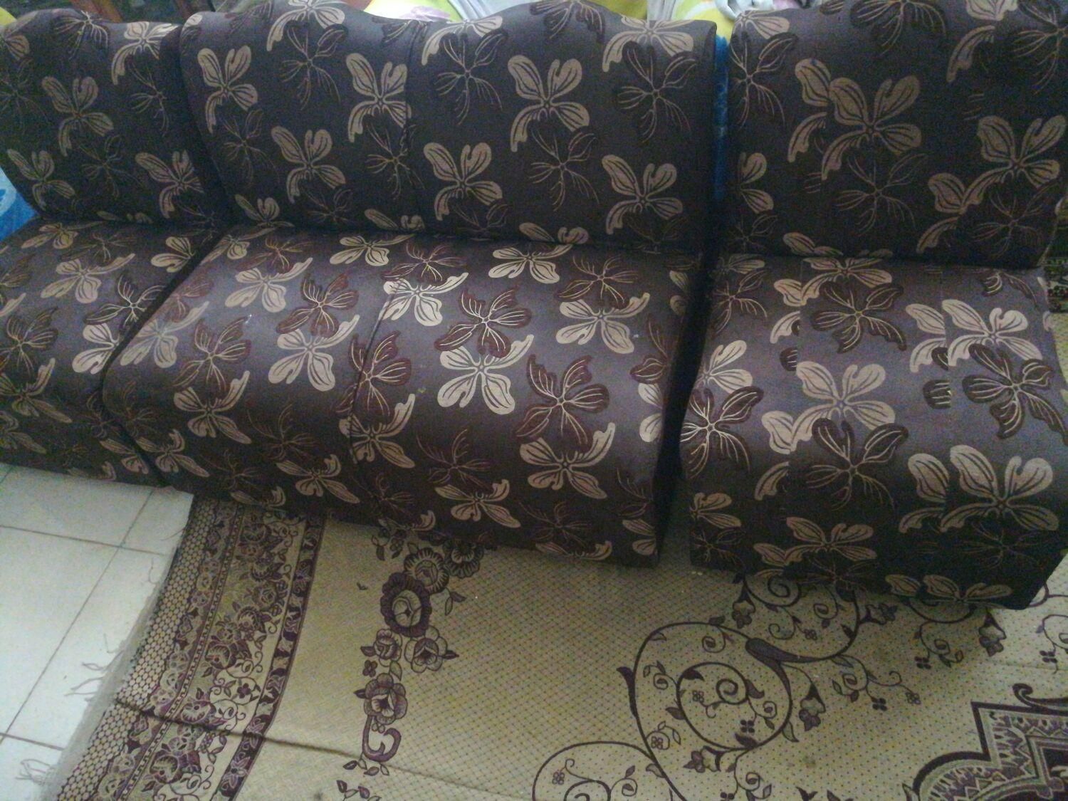 مبل راحتی 4 نفره|مبلمان خانگی و میز عسلی|صدرا-فارس, فاز ۲|دیوار