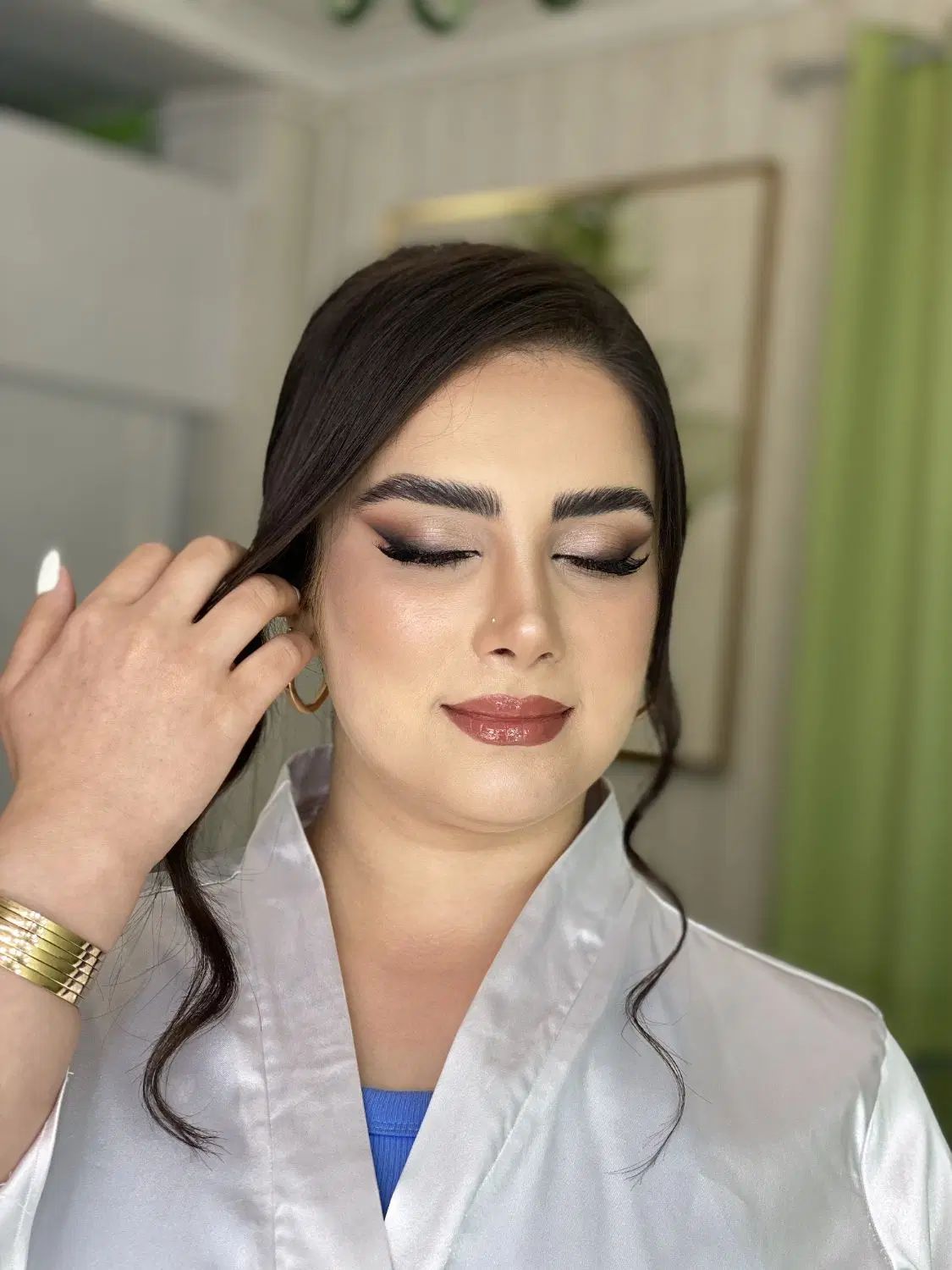 میکاپ و شینیون ۶۰۰|خدمات آرایشگری و زیبایی|رشت, حمیدیان|دیوار