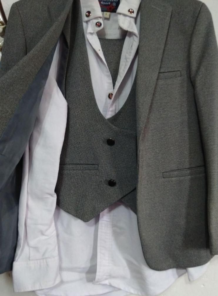 کت و شلوار و جلیقه|لباس|رشت, حومه رشت|دیوار