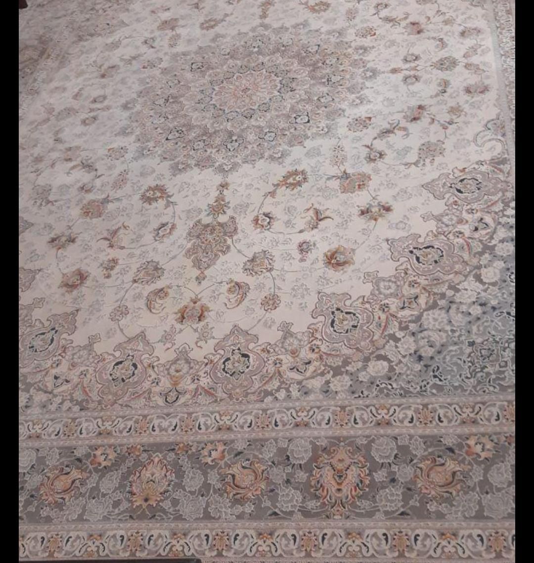 فرش ۱۲۰۰ شانه ۴ متری چهار میلیون و پانصد|فرش|ساوه, |دیوار