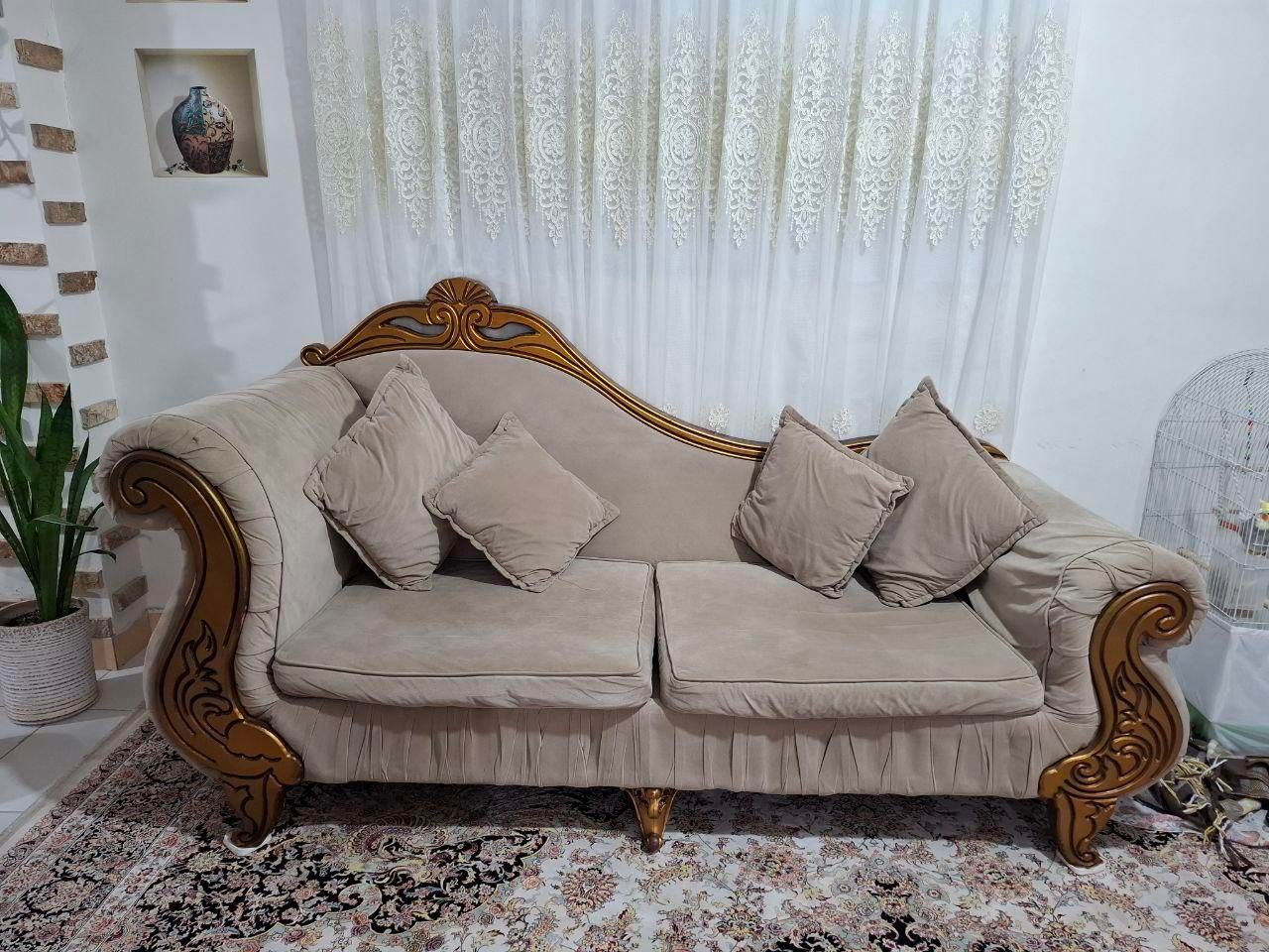 مبل راحتی هفت نفره سالم بدون شکستگی|مبلمان خانگی و میز عسلی|رشت, گلسار|دیوار
