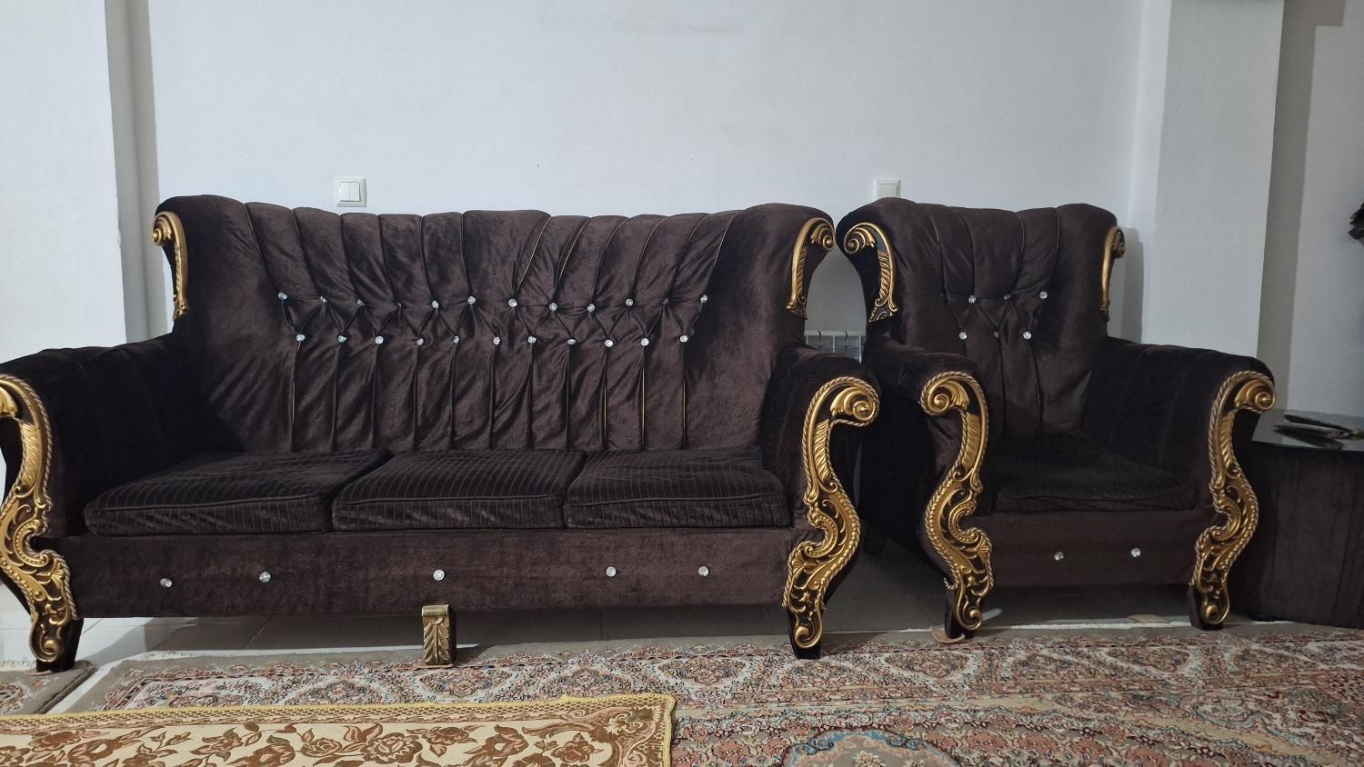 مبلمان ۷ نفر به همراه ۳ میز عسلی|مبلمان خانگی و میز عسلی|کرمانشاه, |دیوار